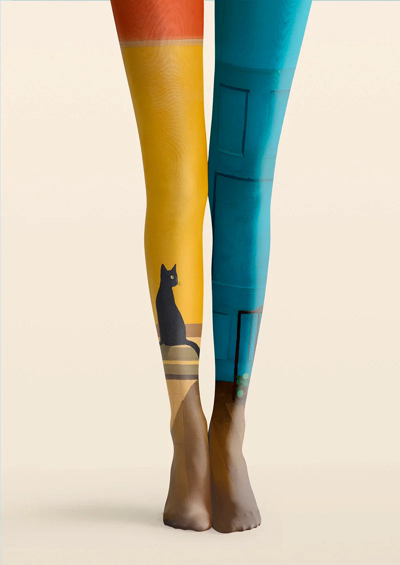 Viken Plan Curled Cat in Warm Light Tights Hosiery Pantyhose