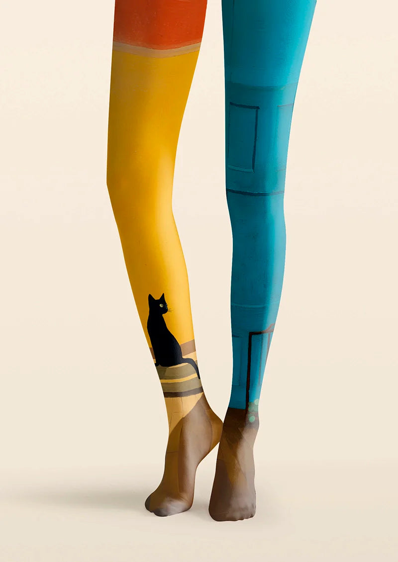 Viken Plan Curled Cat in Warm Light Tights Hosiery Pantyhose