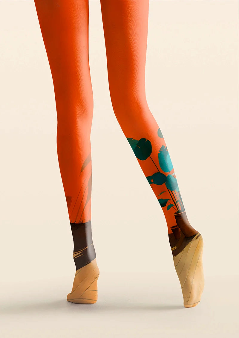 Viken Plan Curled Cat in Warm Light Tights Hosiery Pantyhose